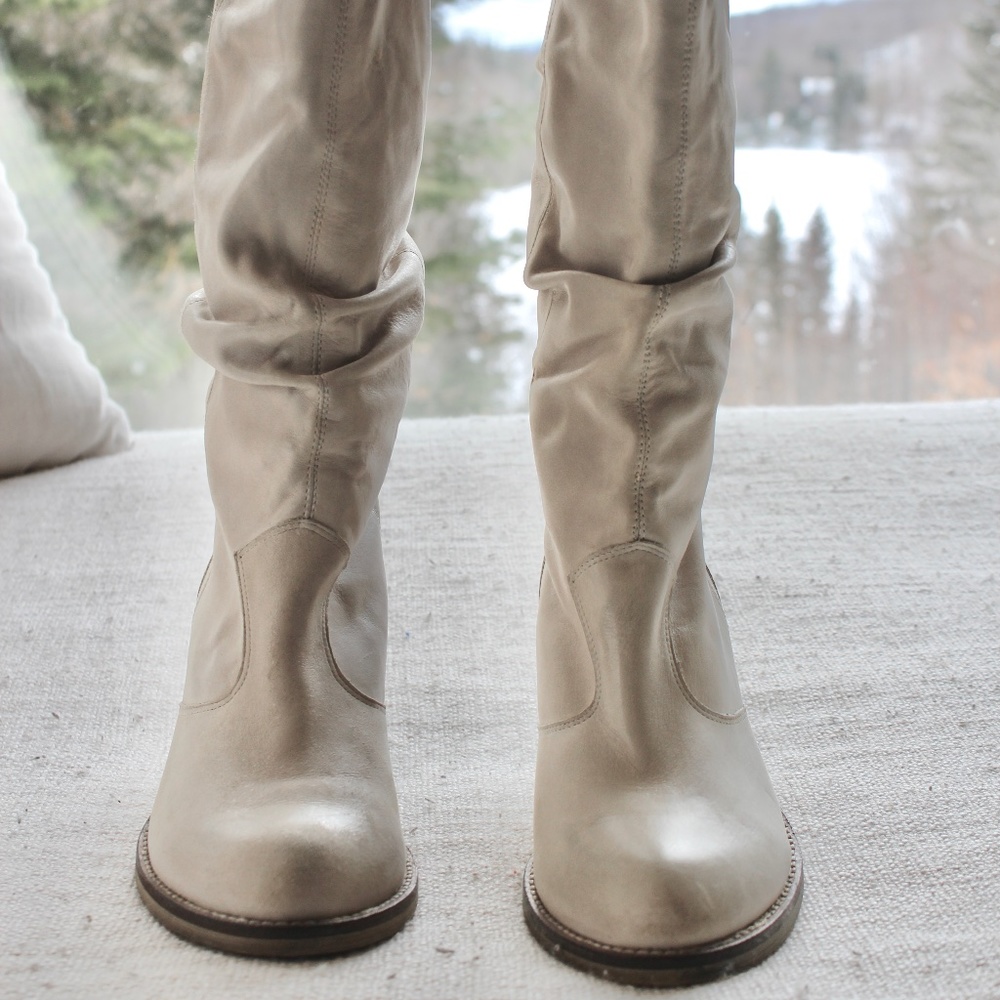 Aldo Vintage Western Style Slouchy Boots in Cream Colour.